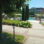 Rose в местност каваци, アパート ソゾポル
