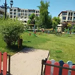 Rose в местност каваци, アパート